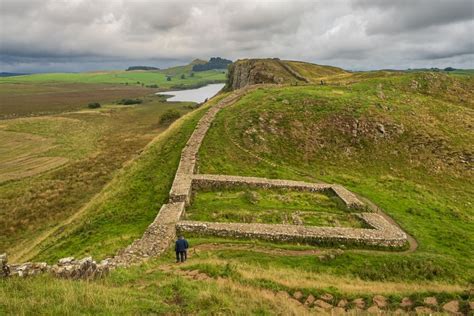 Here Are 10 Famed Roman Forts To See In England