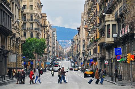 Barcelona Street Editorial Stock Photo Image Of Downtown 34119408