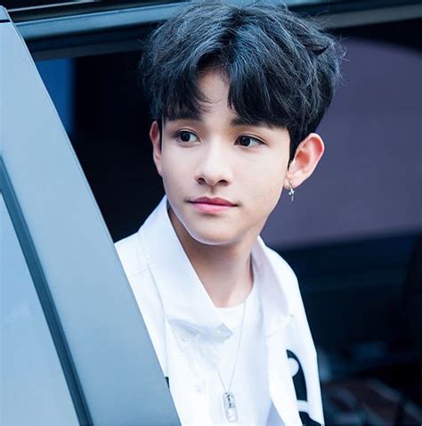 Pin By Bảo Châu On Kim Samuel Naver X Dispatch 170724 Gadis Korea