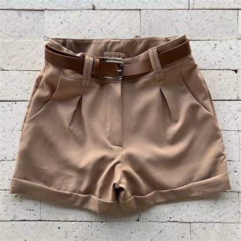 SHORT ALFAIATARIA CINTO DUPLO E BARRA DOBRADA NUDE Dondoca Moda