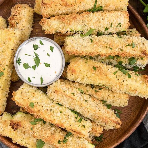 Baked Zucchini Fries with Parmesan and Garlic | YellowBlissRoad.com