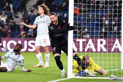 Psg Reims Bitton Voque Une Victoire Mitig E Et La Titularisation De