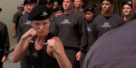 Dina Meyers Dizzy Is The Best Character In Starship Troopers