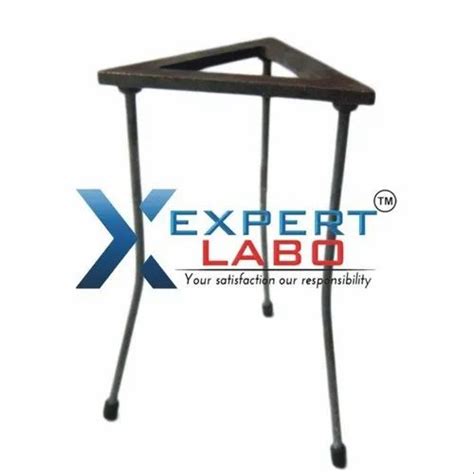 Black Triangular Metal Tripod Stand For Laboratory Size 125 X 200mm