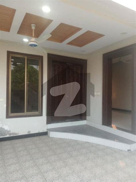 10 MARLA UPPER PORTION AVAILABLE FOR RENT Wapda City Block M Wapda