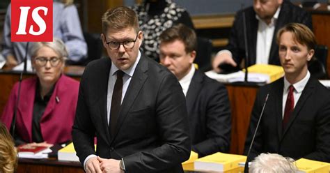 Sdp N Antti Lindtman Nyt P Ministeri Te Pudotitte Uuden Pommin