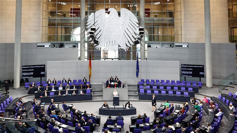 Bundestag Ampel Fraktionen Stimmen Trotz Differenzen Gegen Taurus