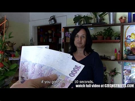 F Sized Tits Mature Scopata In Flower Store XVIDEOS