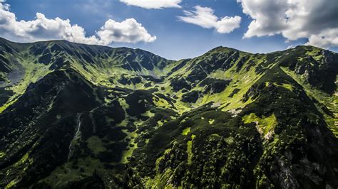 Nízke Tatry A Vajskovský Vodopád Aerialview