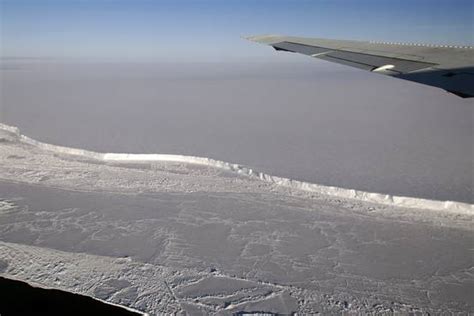 Antarctic Ice Shelves Are Shrinking Study Says Wsj