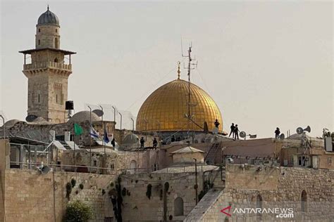 Pengamanan Pascabentrok Aparat Israel Dengan Warga Sipil Palestina