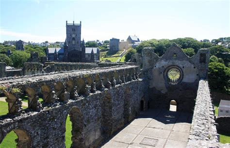 Britain's prettiest palaces fit for a queen (copy) | lovemoney.com 