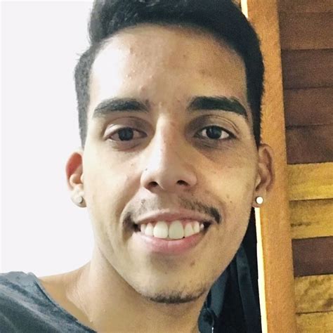 Matheus Professor de inglês R 50 h 0 avaliações