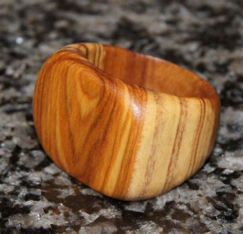 17 Best images about Wooden Jewelry on Pinterest | Wooden necklace ...