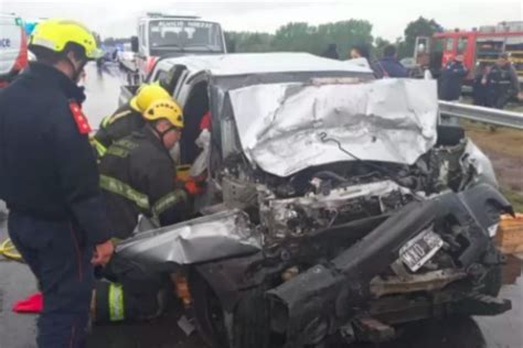 Un Muerto Y Dos Heridos Tras Choque En Autopista Rosario Santa Fe