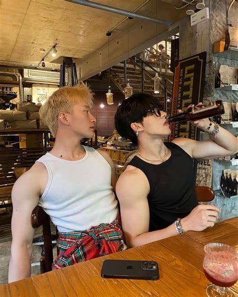 Pin by ㅤㅤ on you and your lover People poses Cute gay couples Pose