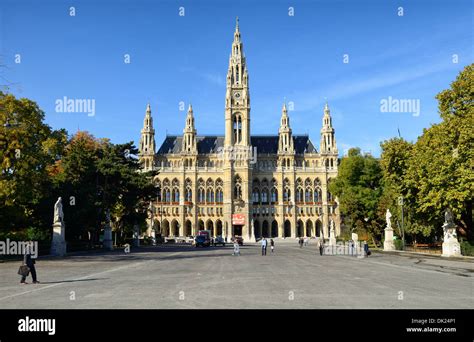 Rathaus vienna hi-res stock photography and images - Alamy