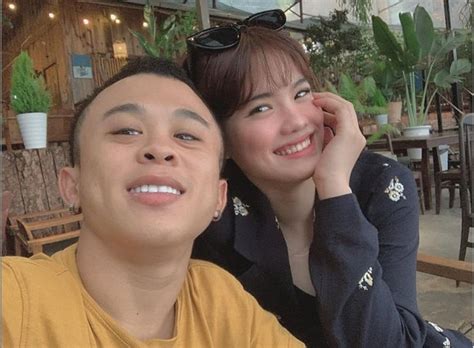 Sao nam lùn nhất showbiz yêu toàn hot girl chân dài bất ngờ khoe ảnh tình tứ cùng bạn gái mới