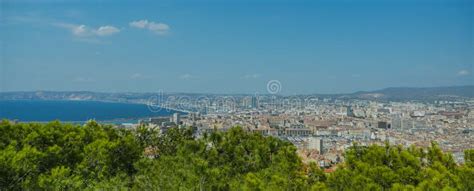 Basilika Notre Dame De La Garde Und Alter Hafen Marseille Stockbild