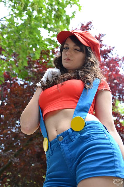 Super Mario Girl! by BlueBlackDiamond on DeviantArt