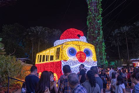 Christmas Wonderland Is Back At Gardens By The Bay With 21 Metre Light