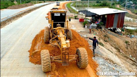 Motor Grader Operator Trimming Soil Slope Skills Road Dozer Making