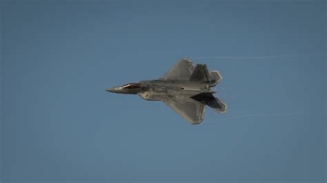 DVIDS Images F 22 Raptor Demo Team Soars Above Dubai Airshow Image