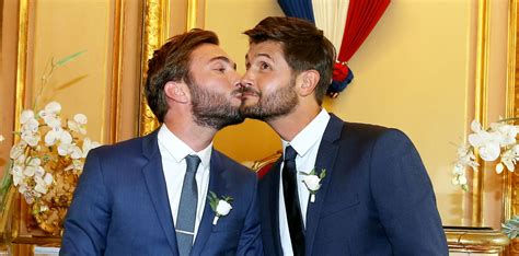 Christophe Beaugrand Heureux Pour Ses Noces De Coton Avec Son Mari