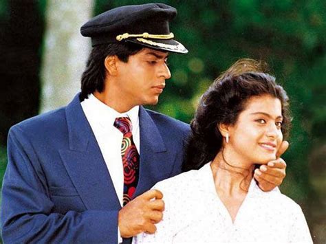 When Shahrukh Khan Secretly Pinched Kajol While Shooting For Baazigar