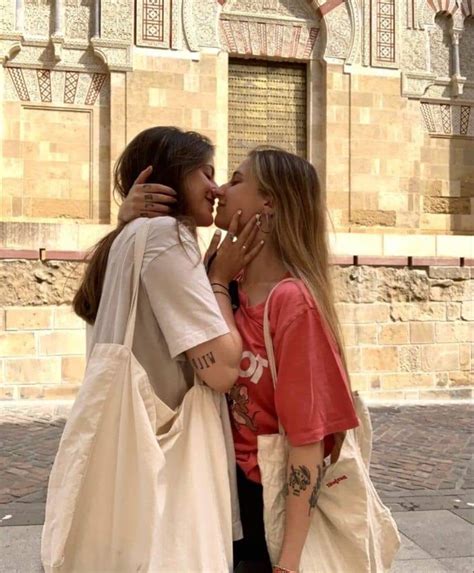 Lesbian Photo Poses Ideas In Lesbian Lesbian Couple Cute Lesbian Couples