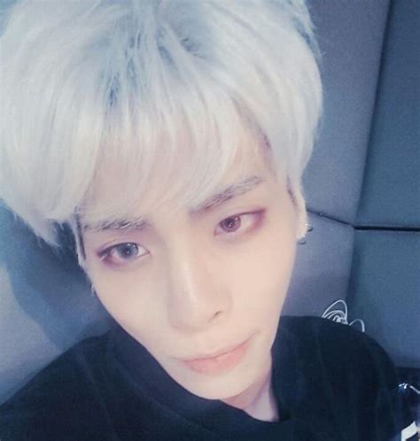 Pin By Susan Robinson On Shinee Shinee Jonghyun Jonghyun Taemin