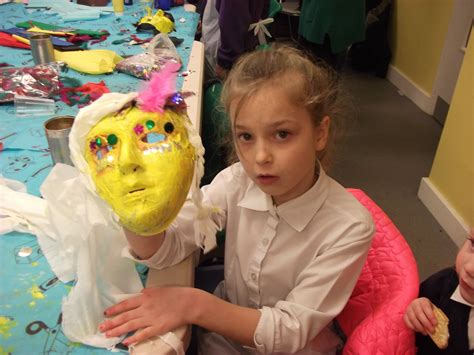 Delivering Arts Award Discover with children and families through