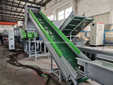 Waste Pet Bottle Washing Recycling Line And Recycle Pet Flakes Hot