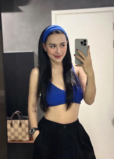 Ngắm bộ ảnh DJ Tít mặc bikini cực quyến rũ và nóng bỏng