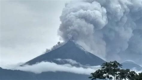 Guatemala At Least Seven Dead As Fuego Volcano Erupts The Yucatan Times