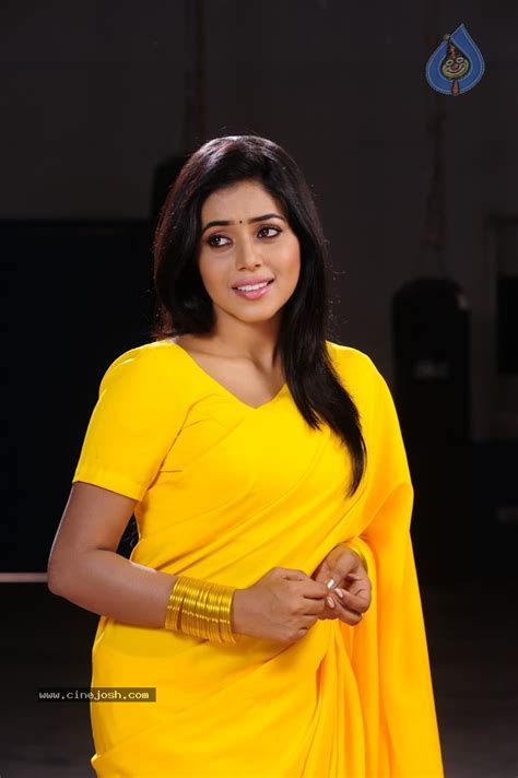 Poorna Hot Gallery Photo Of