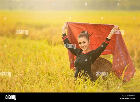 Hermosas Mujeres Tailandesas Fotograf As E Im Genes De Alta Resoluci N