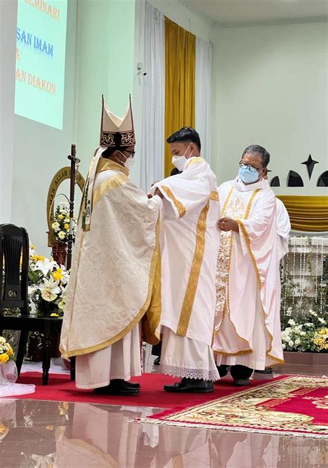 Tahbisan Imamat Dan Diakon Keuskupan Padang