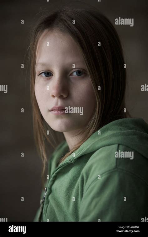 Niña Bonita De 11 Años Fotografías E Imágenes De Alta Resolución Alamy