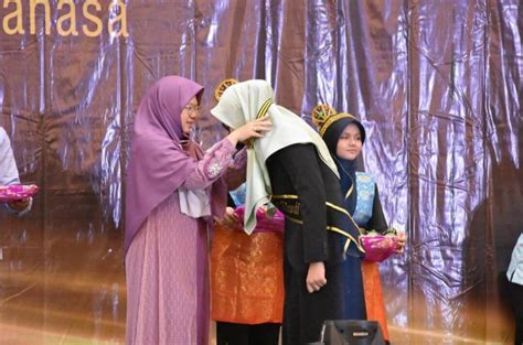 Wisuda Kelulusan Smpit Tbz Peserta Didik Kelas Berhasil