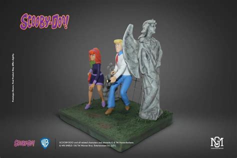 Scooby Doo Fred Daphne Scale Limited Edition Diorama