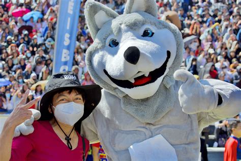 Con carrera de botargas y otras actividades celebra BUAP el Día del