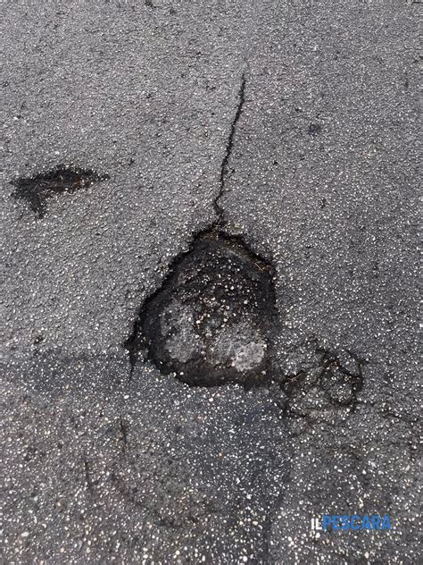 Degrado In Strada Della Bonifica Recinzione Divelta Due Anni Dopo L