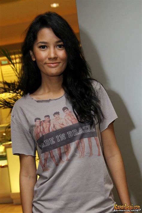 9 Hot Sexy Aksan Sjuman Bikini Pics