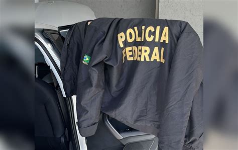 Falso Policial Federal Suspeito De Extorsão é Preso Com Réplicas De