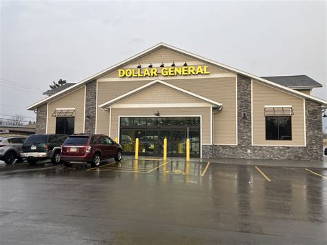 Business is Brisk as Dollar General Opens - Whitewater Banner