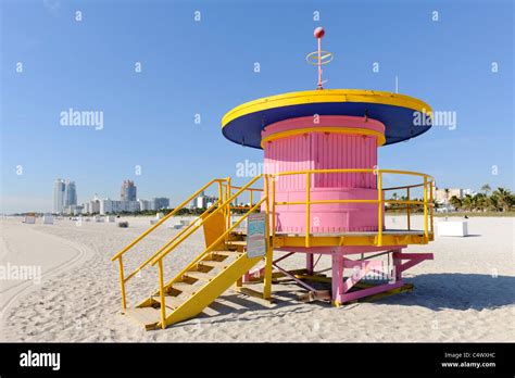 Pink Beach Hut Hi Res Stock Photography And Images Alamy