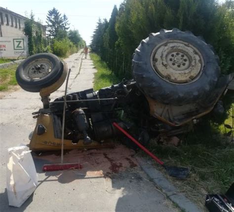 Pińczów Ciągnik zderzył się z ciężarówką zdjęcia Swietokrzyskie112 pl