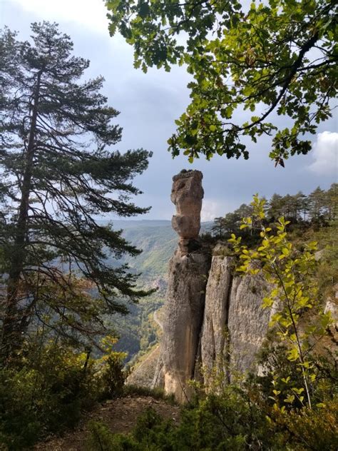 Le Rozier Rocher De Capluc Cassagnes Sendero De Las Cornisas