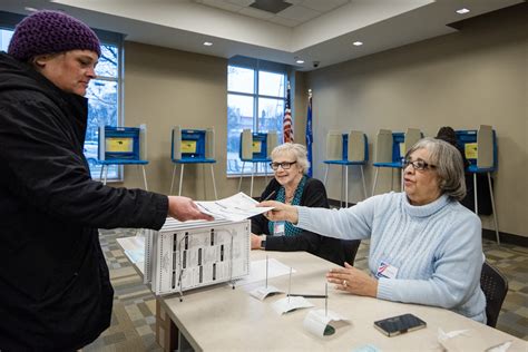 Kenosha residents elect third new mayor since 1992 - WPR